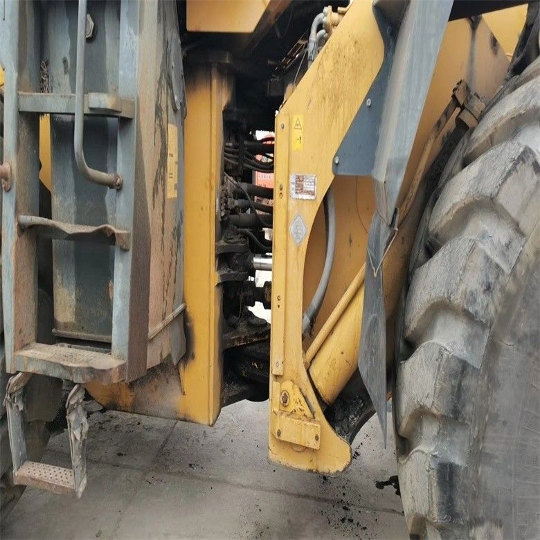 การก่อสร้าง 12 ตัน ใช้ Komatsu WA600-3 เครื่องบรรทุกล้อ 600 รุ่น Heavy Front Head Loader WA600-6