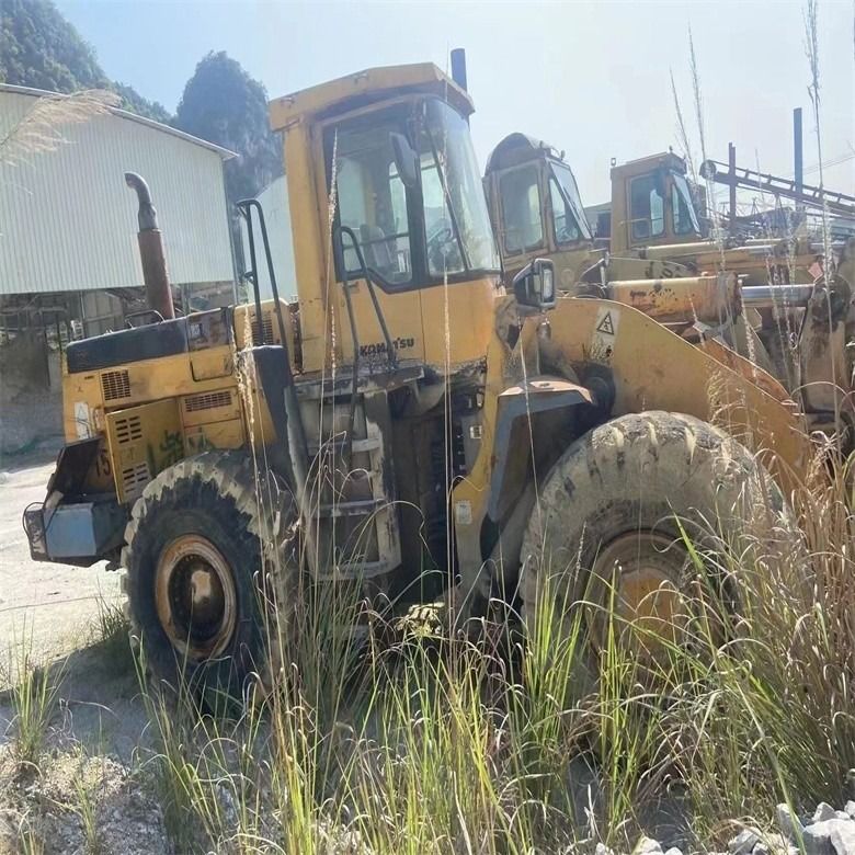 โลเดอร์หน้า 235KW โลเดอร์ล้อ Komatsu WA500-6 มือสองจากญี่ปุ่น 4.5 ก้อน
