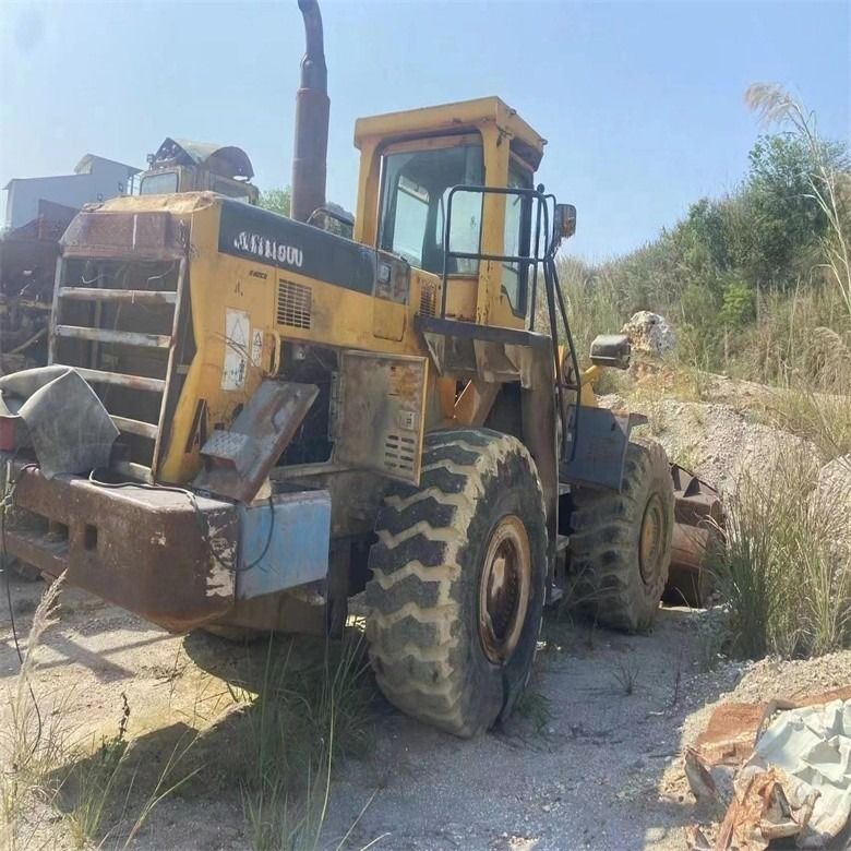 โลเดอร์หน้า 235KW โลเดอร์ล้อ Komatsu WA500-6 มือสองจากญี่ปุ่น 4.5 ก้อน
