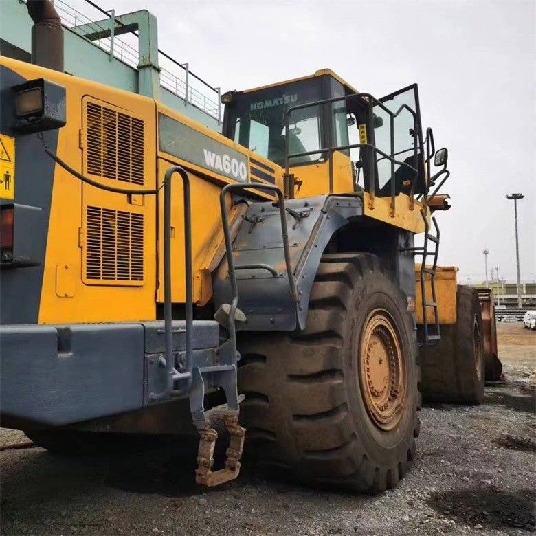 ขายปลีก WA600-6 เครื่องบรรทุกล้อมือสอง Komatsu WA600-3 เครื่องบรรทุกมือสอง สภาพดี