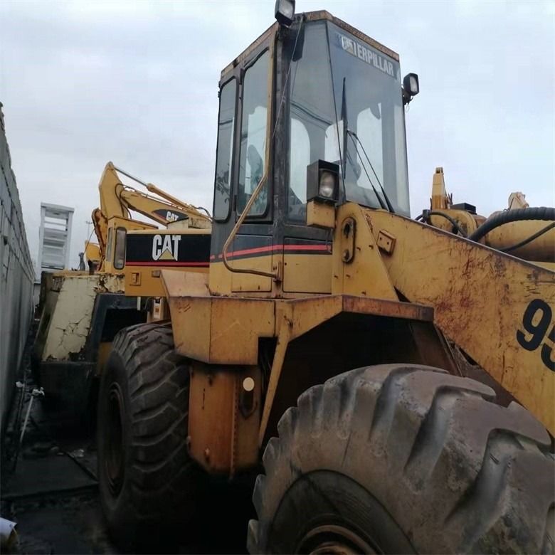 Caterpillar 950F เครื่องบรรทุกล้อ 17 ตัน ขนาด 6.6 ลิตร และใช้เวลา 3200-3300 ชั่วโมง