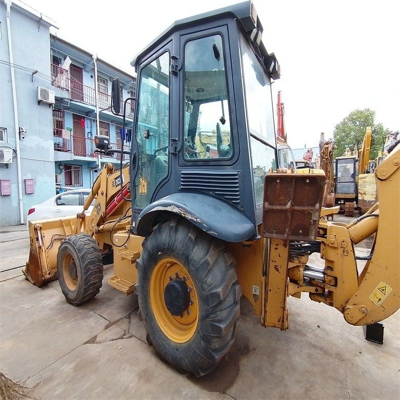 ปั๊มไฮดรอลิกเดิม ใช้ JCB 3CX เครื่องบรรทุกถัง 6.07 ตัน