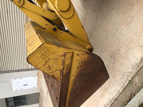 6792 10200 กิโลกรัม น้ําหนักเครื่องใช้ Caterpillar 416E เครื่องชักถัง 162 kw