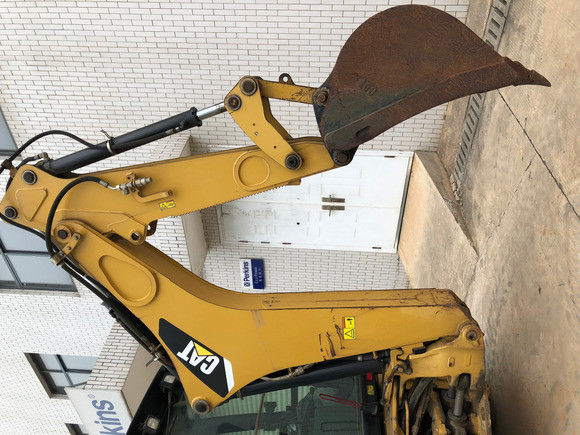6792 10200 กิโลกรัม น้ําหนักเครื่องใช้ Caterpillar 416E เครื่องชักถัง 162 kw