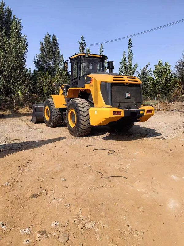 Liugong 856H เครื่องบรรทุกล้อ 5 ตัน 6 กระบอก 1.8-5.6 m3 ความจุถัง 1 ปี