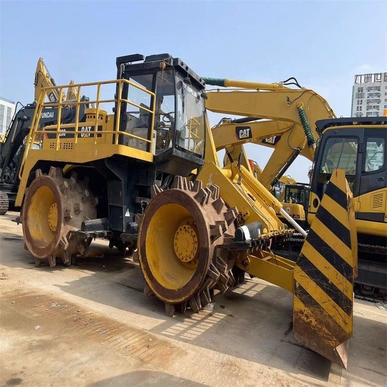 ญี่ปุ่นทํา CAT 826G คอมแพคต์ CAT ของแท้ ด้วยเครื่องยนต์ 3406 DITA ในเวลาทํางานที่ต่ํา