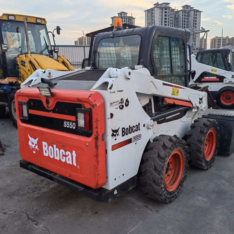 เครื่องบรรทุกสกิด-สเตียร์แบบเคลื่อนที่ BOCAT S550 เครื่องบรรทุกที่ใช้สําหรับงานก่อสร้าง