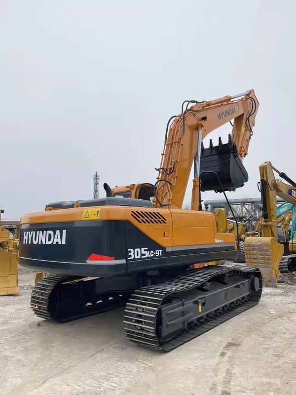30 ตัน พร้อมใช้งานและมีประสบการณ์ ใช้เกาหลีนําเข้า Hyundai 305 ในสภาพดี