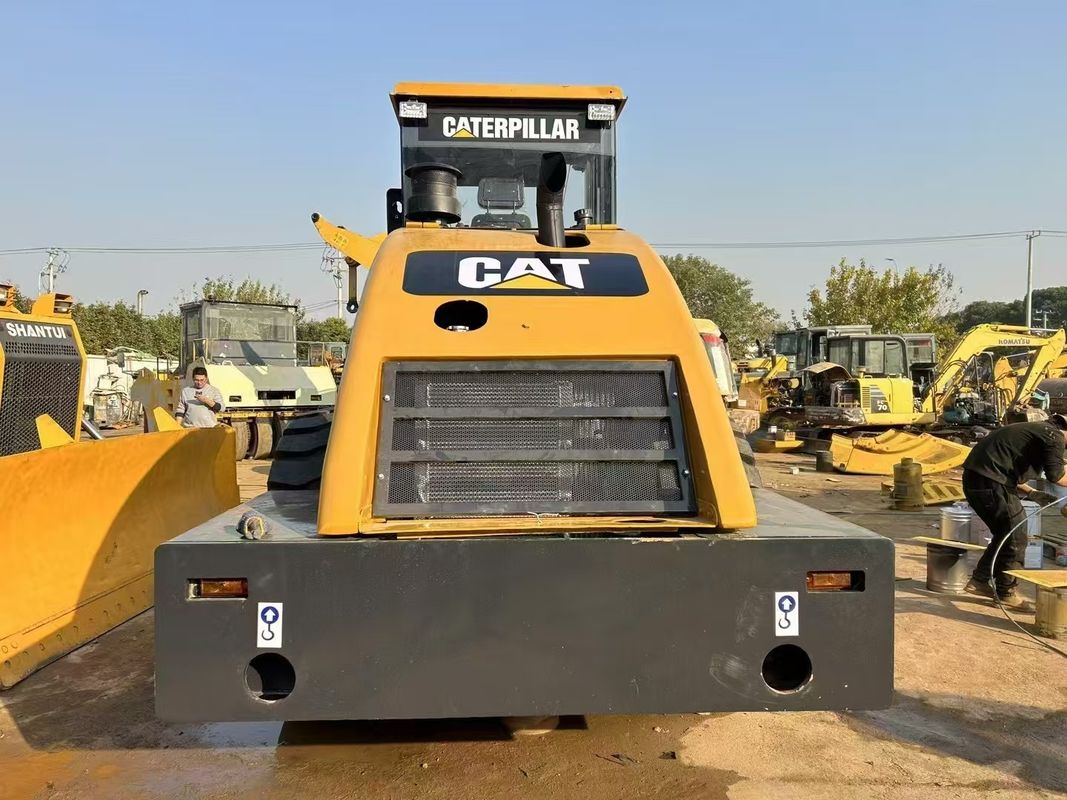 ใช้ CAT CS-683E เครื่องผสมผสานม้วนสั่น 1.8 มิลลิเมตร ความกว้าง 134 กิโลวัตต์ พลังงานเครื่องยนต์
