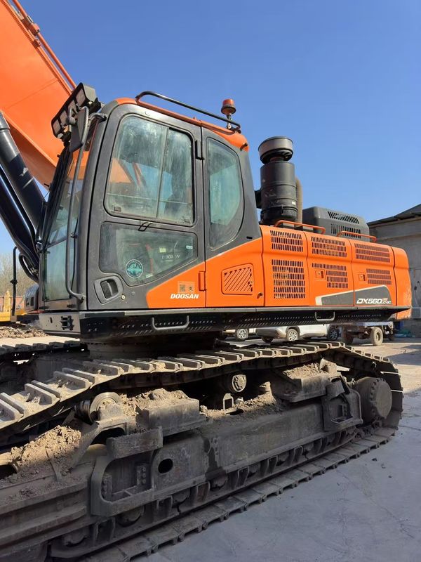 ขายเครื่องขุด Doosan DX560LC คราว์เลอร์ คุณภาพดี อุปกรณ์สร้างมือสอง