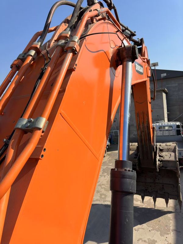 ขายเครื่องขุด Doosan DX560LC คราว์เลอร์ คุณภาพดี อุปกรณ์สร้างมือสอง