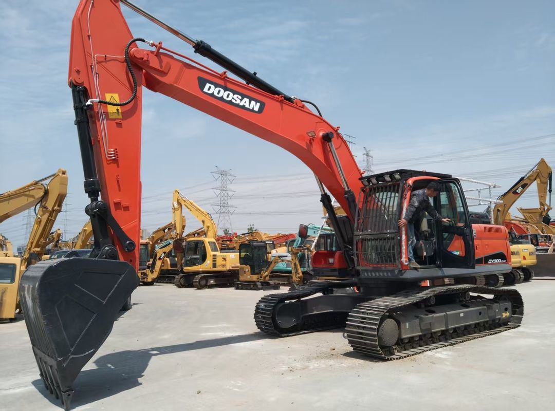 ใช้ DOOSAN Crawler Excavator DX300LC-9C ความสูงการขนส่ง 3.475M ผลงานสูง