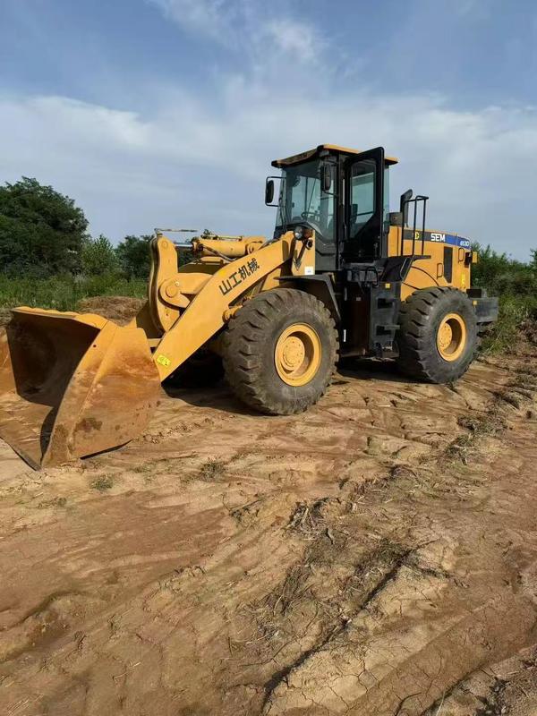 รถตักล้อยาง SEM653D ขนาด 5 ตัน ใช้แล้ว สำหรับขาย ปรับสภาพใหม่ ชั่วโมงการทำงานน้อย พร้อมส่งออกทั่วโลก