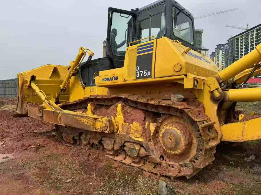 รถปราบดิน Komatsu D375A-5 มือสองสำหรับขาย | รถปราบดินตีนตะขาบ 68 ตัน ส่งออกจากประเทศจีน